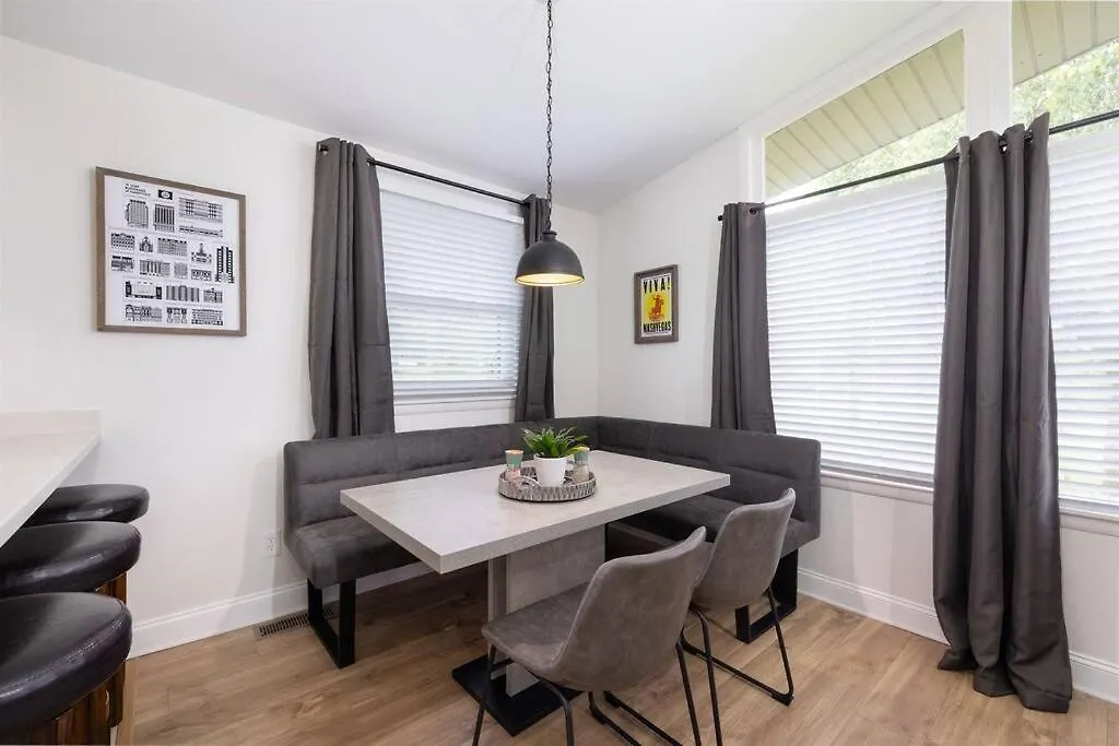 Minutes To Opry, Airport & Broadway Villa Nashville Holiday home